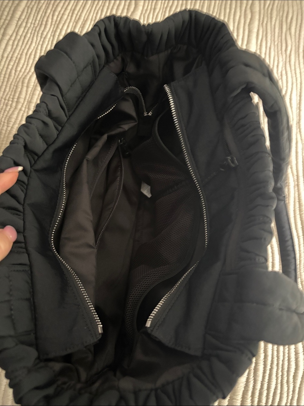 lululemon athletica Black Diamond Quilted Tote with Signature Logo 14L - Picture 4 of 4
